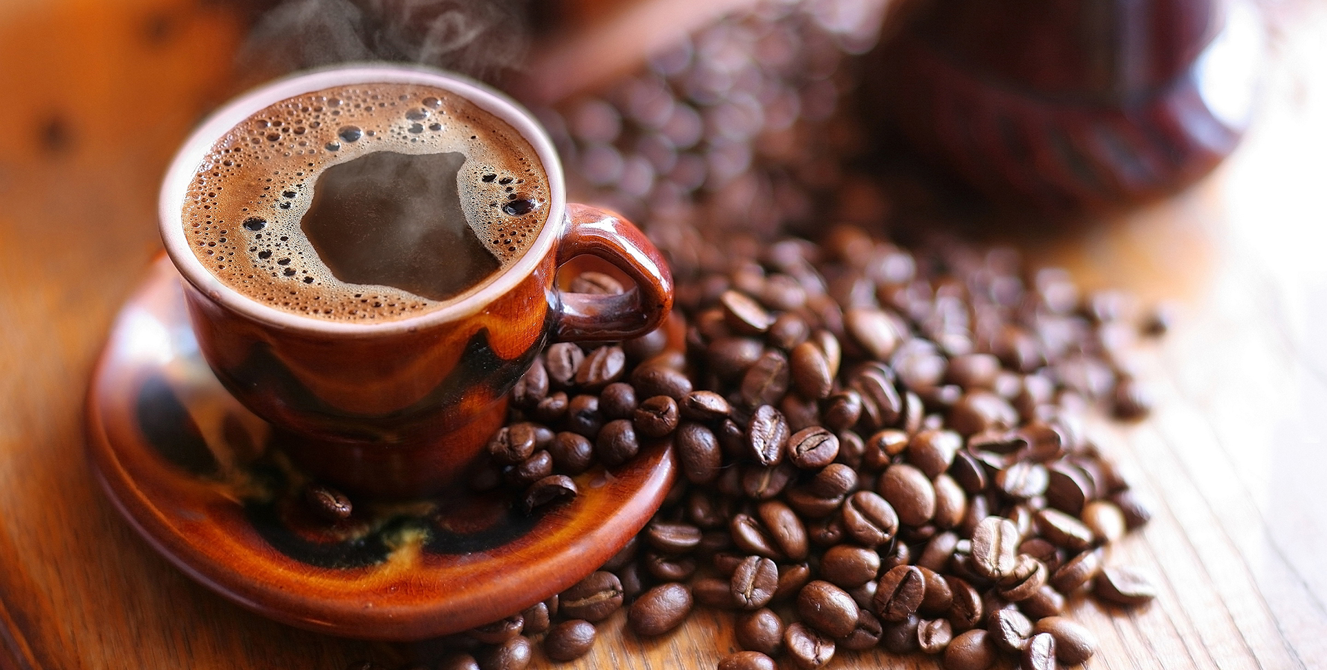 Tỉnh dậy và thưởng thức một ly cà phê, bạn sẽ cảm thấy hạnh phúc hơn đấy!